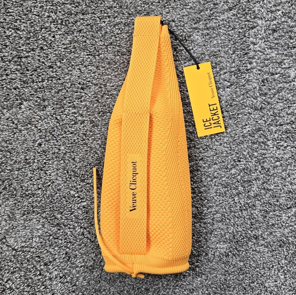 Veuve Clicquot Ponsardin Ice Jacket NEW